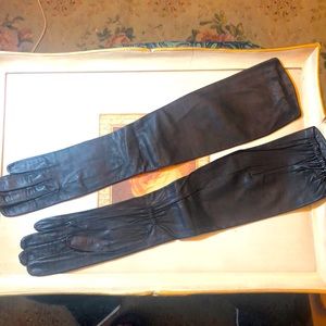 Vintage Unused Holt Renfrew “Lionel Le Grand” Black Leather Gloves